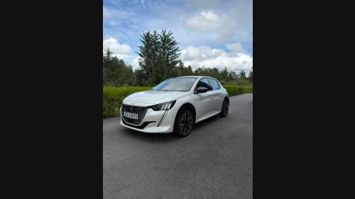 PEUGEOT 208 GT Toppmodell | Alcantara | ACC | Keyless | EU 2028