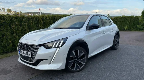 PEUGEOT 208 GT 136hk