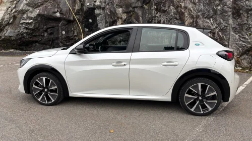 PEUGEOT 208 GT 136hk, toppmodell med alt utstyr
