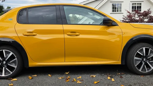 PEUGEOT 208 GT 136hk