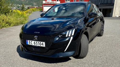PEUGEOT 208 GT 136hk