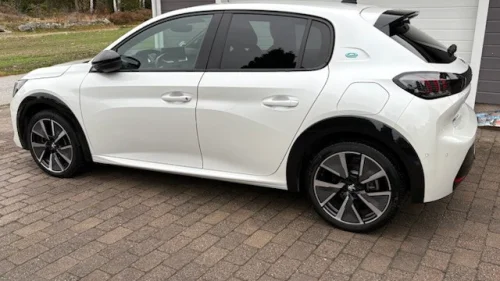 PEUGEOT 208 GT 136hk