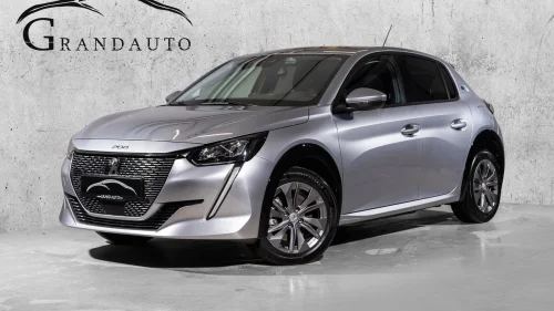 PEUGEOT 208 e ALLURE 50kWh 136HK 340KM DELSKINN APP-STYRING NAVI++