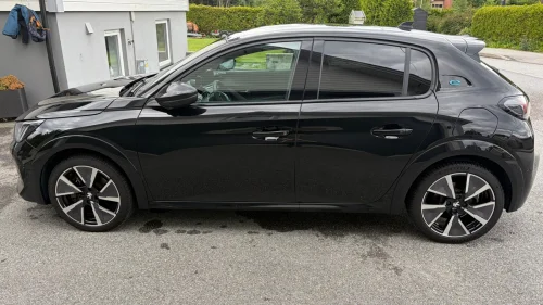PEUGEOT 208 GT 136hk