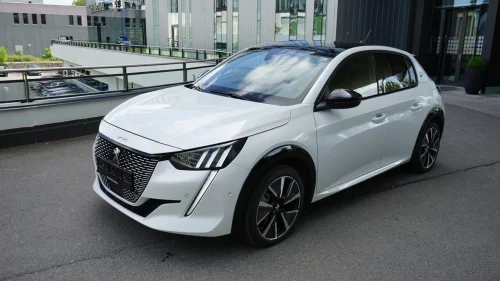 PEUGEOT 208 e-208 GT Pack / "Fullutstyrt"