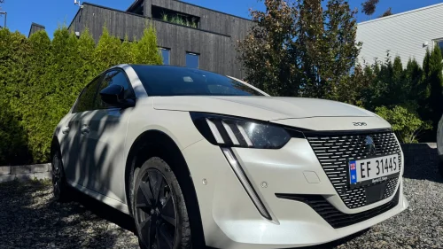 PEUGEOT 208 GT 136hk - Strøken og med alt mulig ekstra utstyr