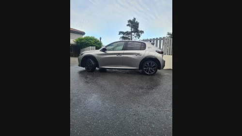 PEUGEOT 208 GT 136hk panorama