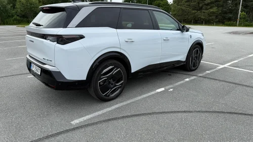 PEUGEOT 5008 GT Executive 325hk 4WD