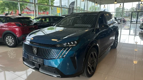 PEUGEOT 5008 GT +325hk 4WD