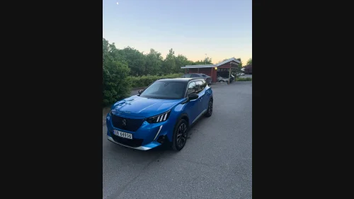 PEUGEOT 2008 GT Line 136hk med soltak