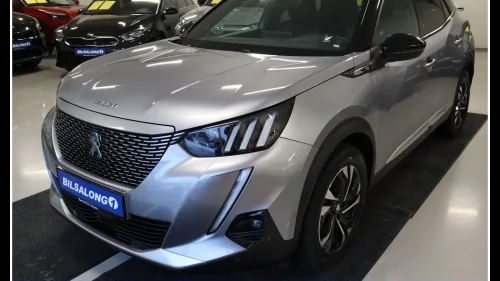 PEUGEOT 2008 GT,Toppmodell,Panorama,Navi,Helskinn,++