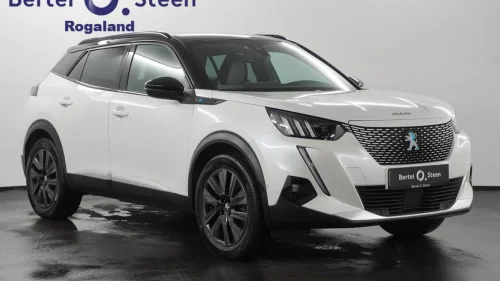 PEUGEOT 2008 GT 136 hk Panorama glasstak, Adaptive Cruise