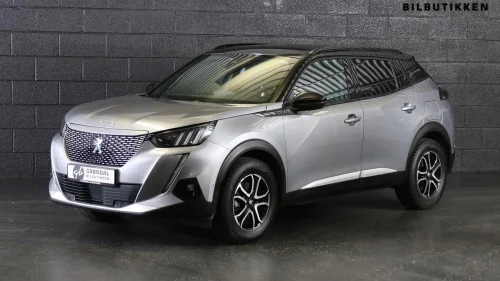 PEUGEOT 2008 GT / ADAPT CRUISE / NAVI / ++