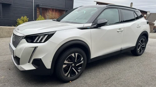 PEUGEOT 2008 GT 136hk med Panorama glasstak