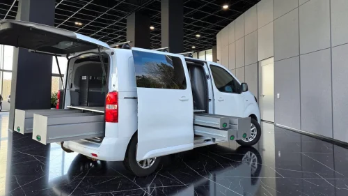 PEUGEOT EXPERT Mester L2 75kWh 136hk+INNREDNING+KROK+SERVICE