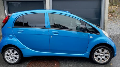 PEUGEOT iOn