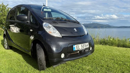 PEUGEOT iOn
