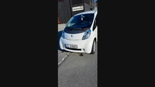 PEUGEOT iOn