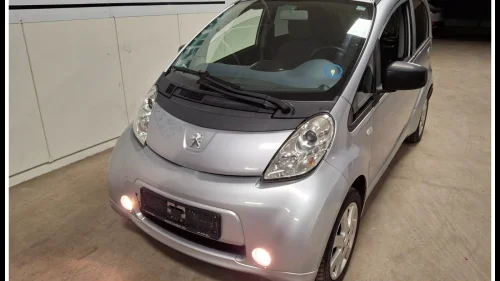 PEUGEOT iOn EU til aug -25. DAB