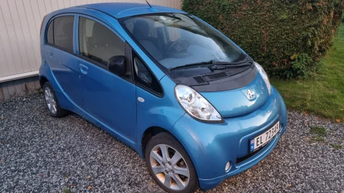 PEUGEOT iOn