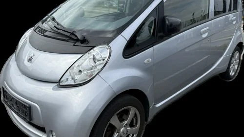 PEUGEOT iOn Elektrisk 35KW Klima DAB AUX Isofix Blåtann P-sensor ++