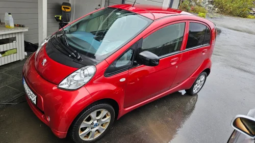 PEUGEOT iOn