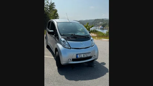 PEUGEOT iOn