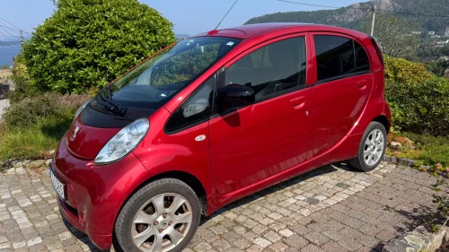 PEUGEOT iOn