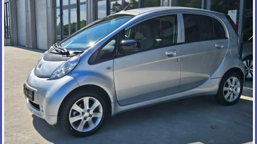 PEUGEOT iOn Elbil Se KM! Ladekabel Kenwood AC Ny service EU 2/26