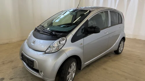 PEUGEOT iOn