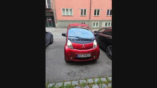 PEUGEOT iOn
