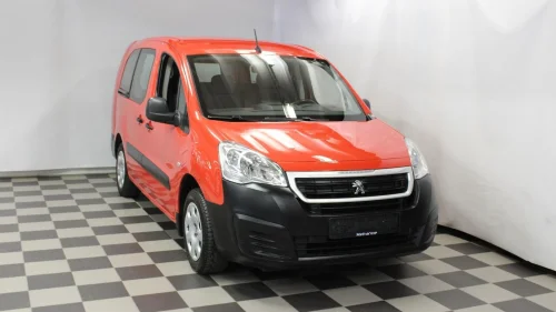 PEUGEOT PARTNER Lav km stand lang utgave. DAB APPLE CARPLAY