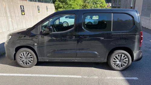 PEUGEOT e-Partner Pris kr 3800.- MYE KM; Mester 136hk 50 kWh L1 3s