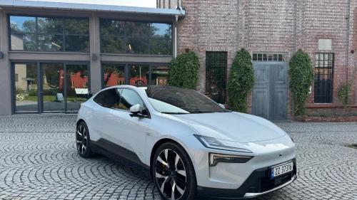 POLESTAR 4 Dual Motor Performance, Strøken bil!