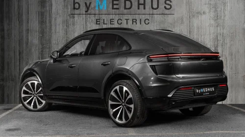 PORSCHE Macan Turbo Turbo 639hk - Burmester - R-Axle - HUD +++