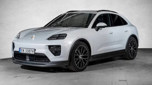 PORSCHE Macan 4 4