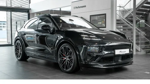 PORSCHE Macan Turbo Turbo / Burmester® / Keyless / Rear-Axle St / 22``