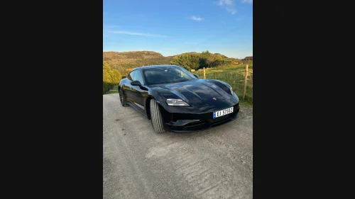 PORSCHE Taycan