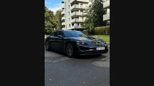 PORSCHE Taycan 18VEIS/BOSE/PBP/PDLS/CRUISE/PASM/PANORAMA/SPORTCRONO