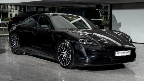 PORSCHE Taycan Perf Battery, 18-veis, Sport Chrono, BOSE, Adaptive-c++