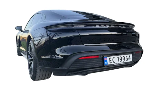 PORSCHE Taycan PB