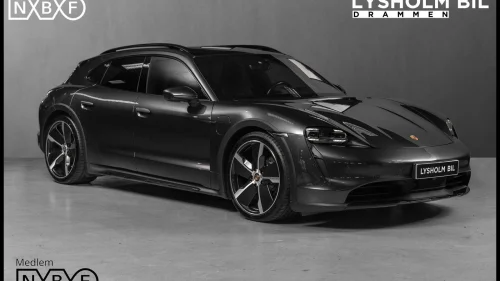 PORSCHE Taycan 4 Sport Chrono / Panorama / BOSE / Head Up / ACC / V.pump