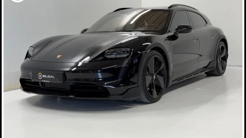PORSCHE Taycan 4 4 Helsort // Lav km // 4x4 // 100% riktig utstyrt