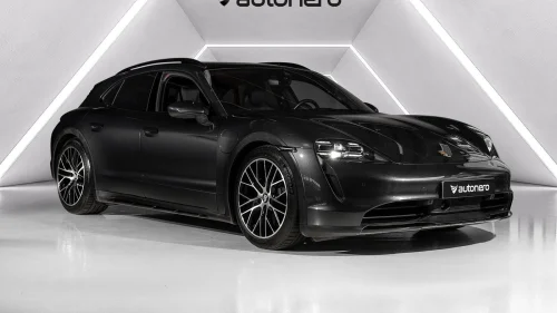PORSCHE Taycan 4 4 381 HK