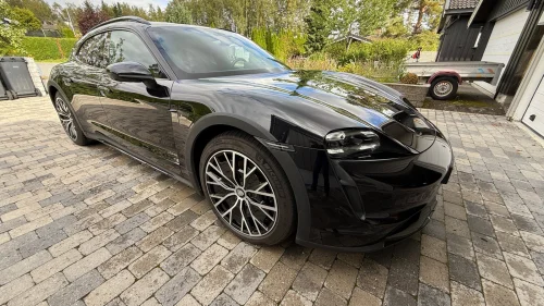 PORSCHE Taycan 4 Bose. Bakhjulst. Matrix. Pano. Sport Ch. 18-veis. Pass