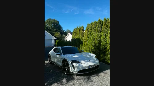 PORSCHE Taycan 4 4, RearAx, 21", Head-up, Bose, 14 veis massasje, Crono