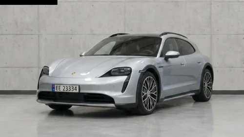 PORSCHE Taycan 4 Turismo 4/Chrono/BOSE/HUD/P.Display/360.K/18Veis/PASM/+