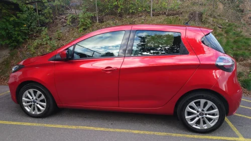 RENAULT ZOE Z.E. 50 R110 Zen.  Bilen fikk ny motor ved 100.000 km