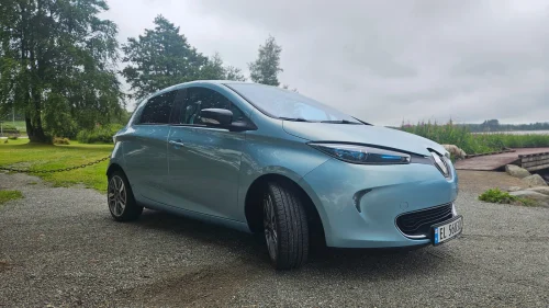 RENAULT ZOE intens easy charge / Kupevarmer / R-kamera / ++