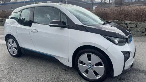 BMW I i3 LAV KM/Navi Pro/P.SENS/Ny service/NY EU/S+V++